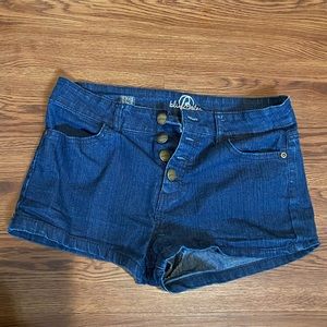 High rise jeans with cute buttons in the front